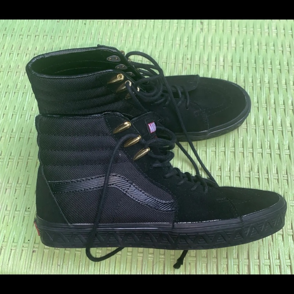 Limited Edition Wakanda marvel vans off the wall